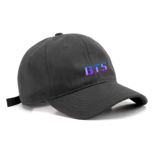 Cappellino viola dei BTS